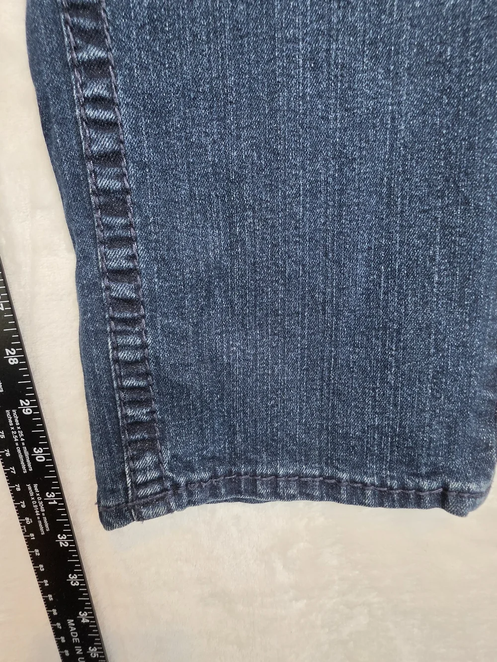 True Religion Geno Relaxed Slim Big T Flap Jeans Men's 36 Medium Wash NWT